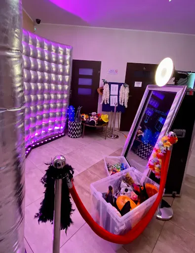 Happy Mirror - Fotolustro na wesele i urodziny. Obsługa i wynajem.